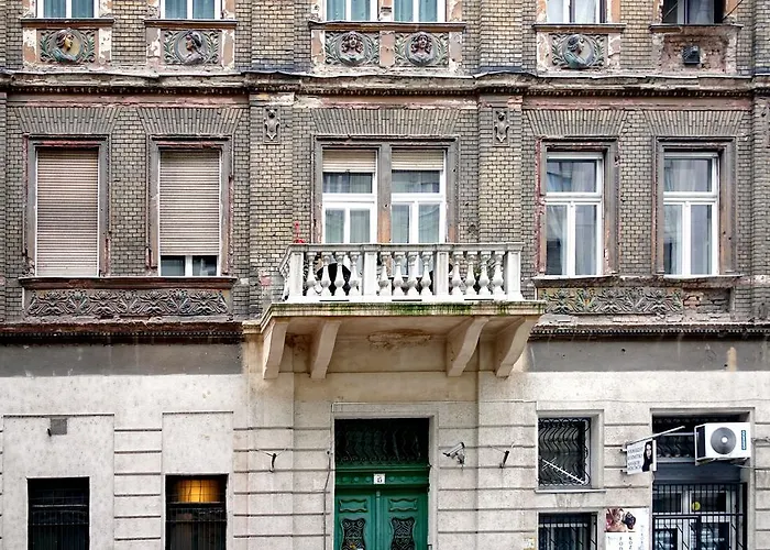 Vivid Rozsa * Budapest